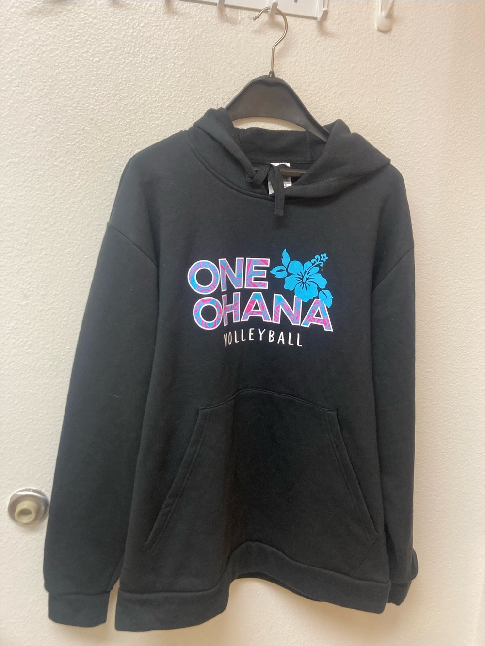 NWOT ADIDAS “One Ohana Volleyball” Hoody (L)